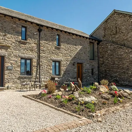 Patton Hall Cottages Dom wakacyjny Skelsmergh